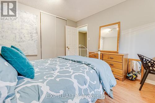 5 Doepath Way, Caledon, ON - Indoor Photo Showing Bedroom