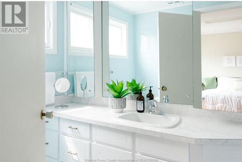 95 Main Street West, Kingsville, ON - Indoor Photo Showing Bathroom