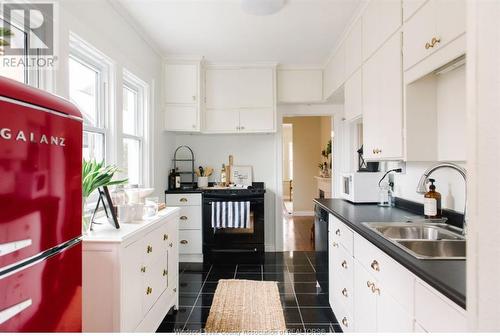 95 Main Street West, Kingsville, ON - Indoor Photo Showing Kitchen With Double Sink