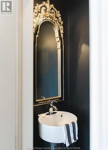 95 Main Street West, Kingsville, ON - Indoor Photo Showing Bathroom