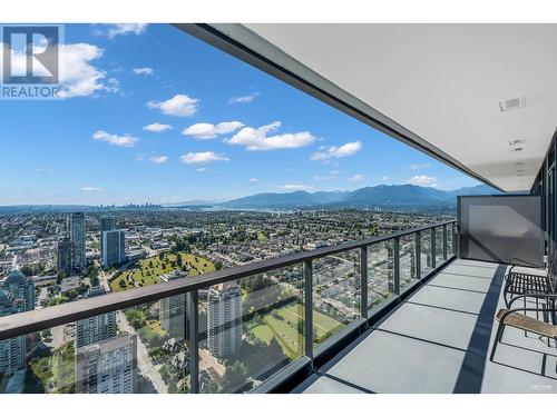 5507 4510 Halifax Way, Burnaby, BC - Outdoor With Balcony With View With Exterior