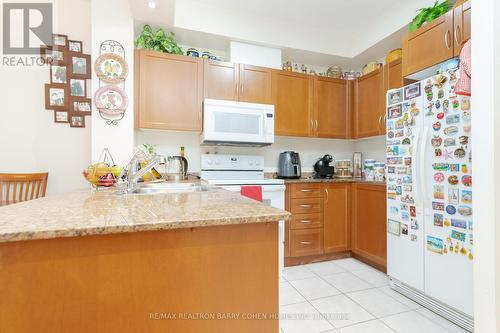 815 - 28 William Carson Crescent, Toronto, ON - Indoor Photo Showing Kitchen