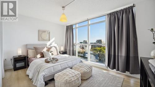 612 - 10 Capreol Court, Toronto, ON - Indoor Photo Showing Bedroom