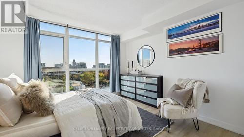 612 - 10 Capreol Court, Toronto, ON - Indoor Photo Showing Bedroom