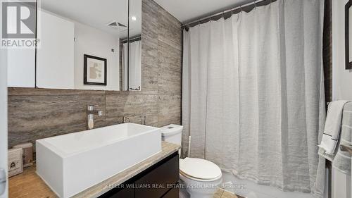 612 - 10 Capreol Court, Toronto, ON - Indoor Photo Showing Bathroom