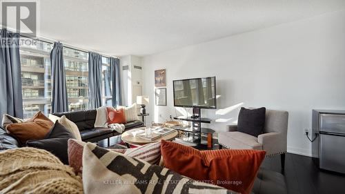 612 - 10 Capreol Court, Toronto, ON - Indoor Photo Showing Living Room