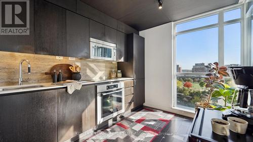 612 - 10 Capreol Court, Toronto, ON - Indoor Photo Showing Kitchen