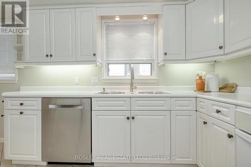 4242 Fieldgate Drive, Mississauga, ON - Indoor Photo Showing Kitchen