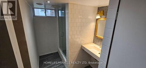 21 Chipwood Crescent, Brampton, ON - Indoor Photo Showing Bathroom