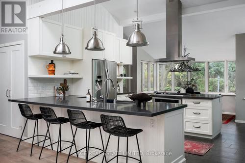 10 Wynnview Court, Toronto, ON - Indoor Photo Showing Kitchen With Upgraded Kitchen