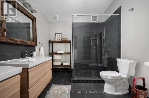 10 Wynnview Court, Toronto, ON - Indoor Photo Showing Bathroom