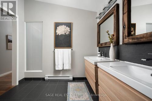 10 Wynnview Court, Toronto, ON - Indoor Photo Showing Laundry Room