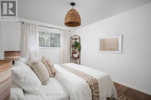 10 Wynnview Court, Toronto, ON - Indoor Photo Showing Bedroom