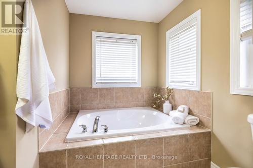 71 James Govan Drive, Whitby, ON - Indoor Photo Showing Bathroom