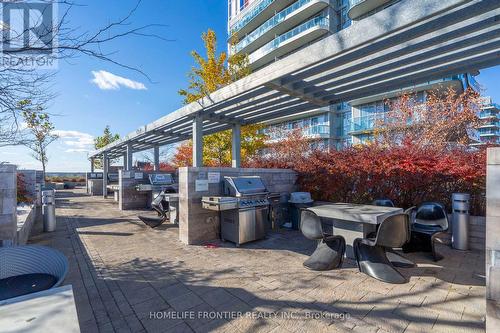 741 - 9471 Yonge Street, Richmond Hill, ON - Outdoor