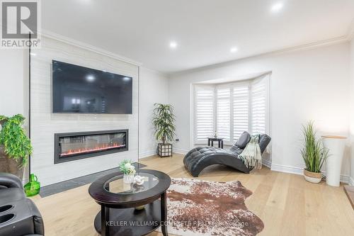 4545 Ivy Gardens Crescent, Lincoln, ON - Indoor Photo Showing Living Room With Fireplace