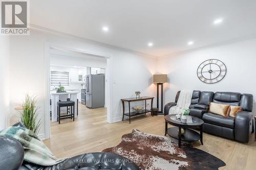 4545 Ivy Gardens Crescent, Lincoln, ON - Indoor Photo Showing Living Room