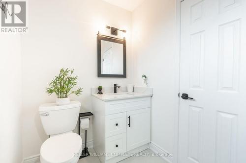 4545 Ivy Gardens Crescent, Lincoln, ON - Indoor Photo Showing Bathroom