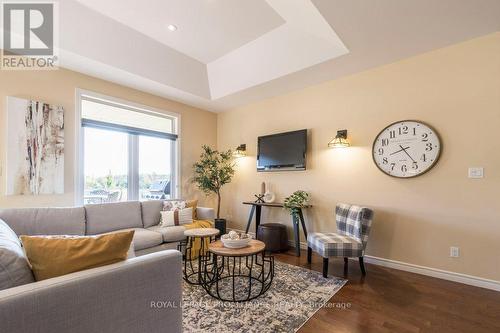 45 Chestnut Drive, Belleville, ON - Indoor Photo Showing Living Room