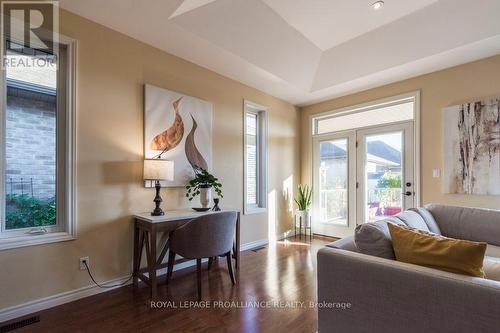 45 Chestnut Drive, Belleville, ON - Indoor Photo Showing Living Room