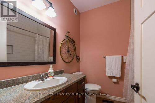 45 Chestnut Drive, Belleville, ON - Indoor Photo Showing Bathroom