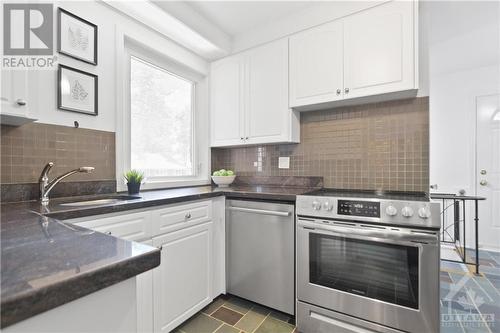 2176 Woodcrest Road, Ottawa, ON - Indoor Photo Showing Kitchen