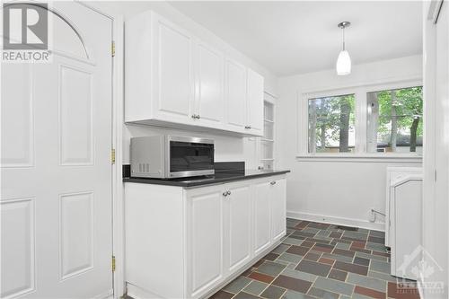 2176 Woodcrest Road, Ottawa, ON - Indoor Photo Showing Kitchen