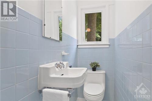 2176 Woodcrest Road, Ottawa, ON - Indoor Photo Showing Bathroom