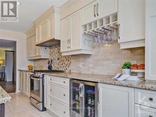 25 Campbell Court, Russell, ON - Indoor Photo Showing Kitchen With Upgraded Kitchen