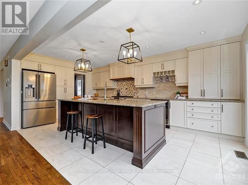 25 Campbell Court, Russell, ON - Indoor Photo Showing Kitchen With Upgraded Kitchen