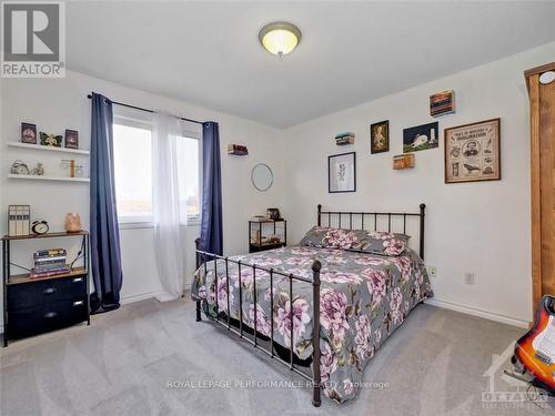 25 Campbell Court, Russell, ON - Indoor Photo Showing Bedroom