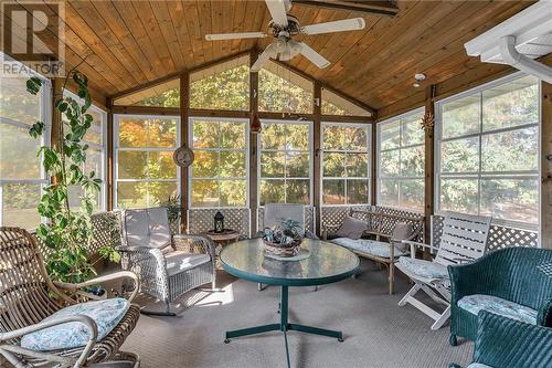 6232 Dalton Court, Bainsville, ON -  Photo Showing Living Room