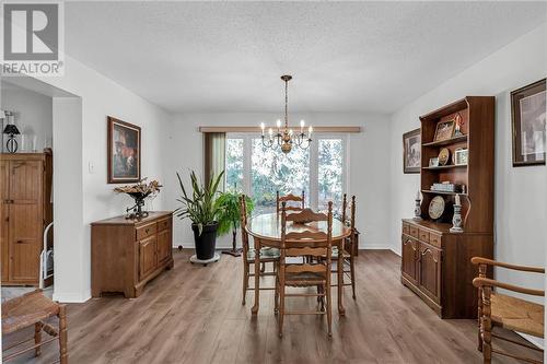 6232 Dalton Court, Bainsville, ON - Indoor Photo Showing Dining Room