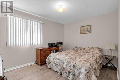 6232 Dalton Court, Bainsville, ON - Indoor Photo Showing Bedroom