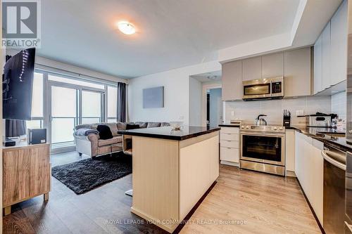 1102 - 4677 Glen Erin Drive, Mississauga, ON - Indoor Photo Showing Kitchen