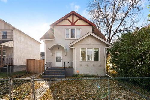 550 Boyd Avenue, Winnipeg, MB - Outdoor With Facade