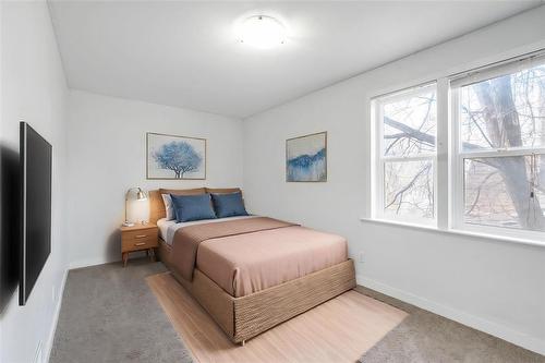 550 Boyd Avenue, Winnipeg, MB - Indoor Photo Showing Bedroom