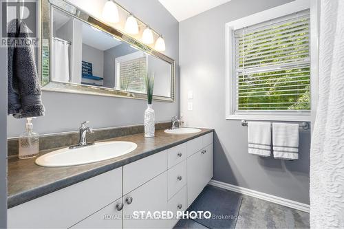 26 Smith Road, Belleville, ON - Indoor Photo Showing Bathroom