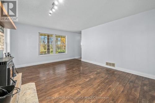 26 Smith Road, Belleville, ON - Indoor Photo Showing Other Room