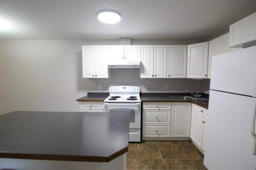 3 123 Charlton Avenue, Portage La Prairie, MB - Indoor Photo Showing Kitchen