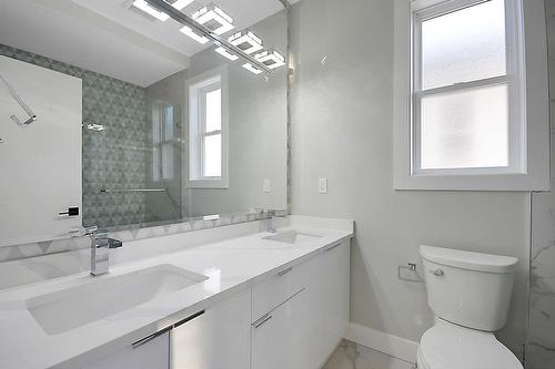 14761 62 Avenue, Surrey, colombie-britannique - Indoor Photo Showing Bathroom