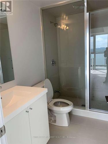 1915 - 2550 Simcoe Street, Oshawa, ON - Indoor Photo Showing Bathroom