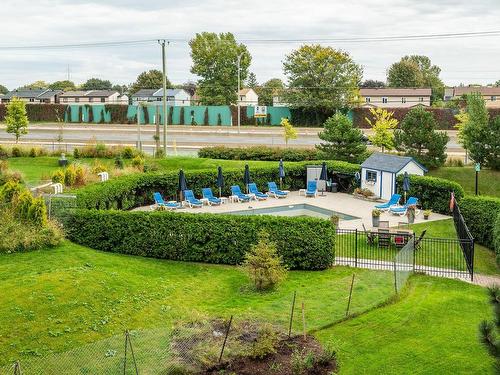 Piscine - 307-8145 Boul. St-Laurent, Brossard, QC - Outdoor With Backyard