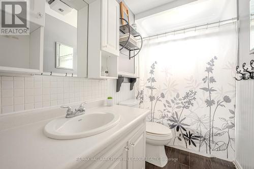 9 Oriole Court, Barrie, ON - Indoor Photo Showing Bathroom