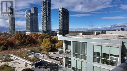 704 - 2916 Highway 7 Road, Vaughan, ON - Outdoor