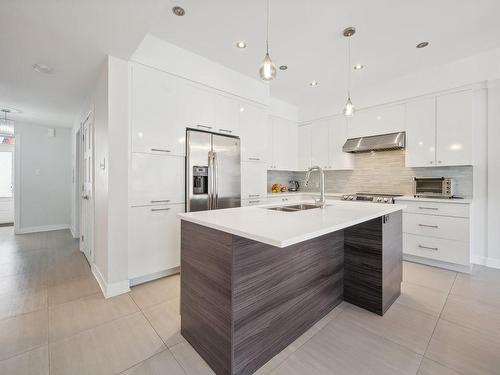 Coin-repas - 4092 Rue Cartier, Montréal (Le Plateau-Mont-Royal), QC - Indoor Photo Showing Kitchen With Double Sink With Upgraded Kitchen