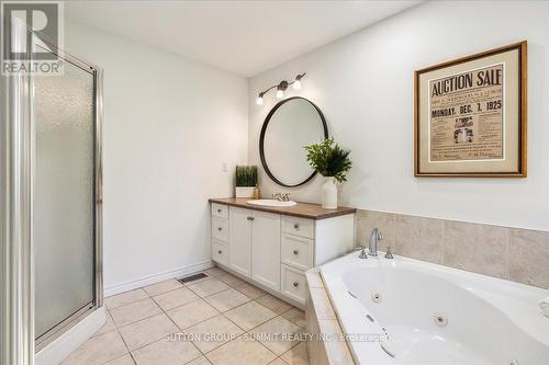 5129 Mount Nemo Crescent, Burlington, ON - Indoor Photo Showing Bathroom