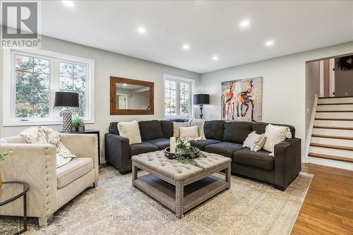 5129 Mount Nemo Crescent, Burlington, ON - Indoor Photo Showing Living Room