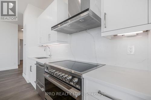 2002 - 500 Brock Avenue, Burlington, ON - Indoor Photo Showing Kitchen