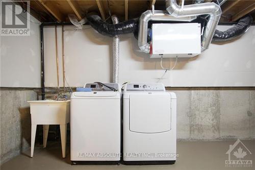 110 Clarkson Crescent, Ottawa, ON - Indoor Photo Showing Laundry Room